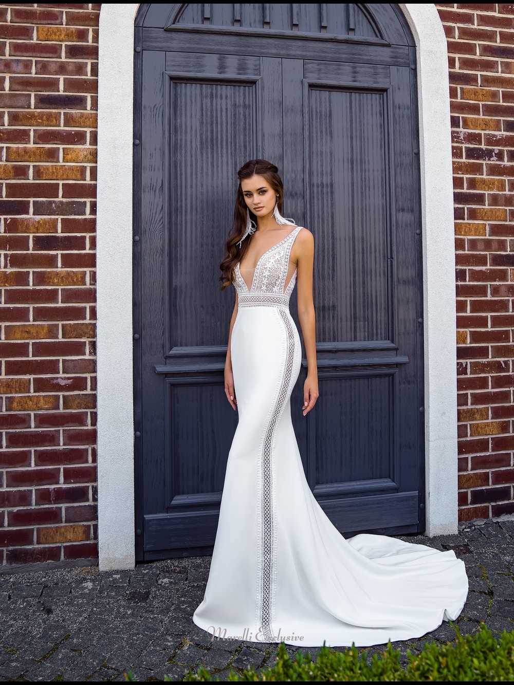 New Mermaid Fit White Custom Wedding Gown Size 12